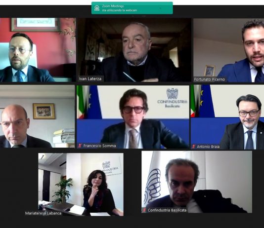 Snellimento e riforma della burocrazia per il rilancio degli investimenti pubblici e privati