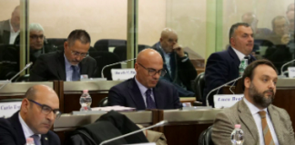 Consiglio regionale rinviato ‘sine die’, opposizione attacca: “Le poltrone possono aspettare, i problemi no”